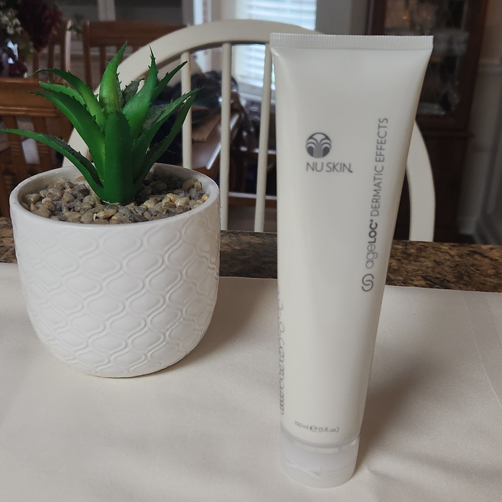 Nu Skin New Ageloc Body Contouring Lotion